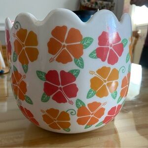 Floral Scalloped Edge Planter